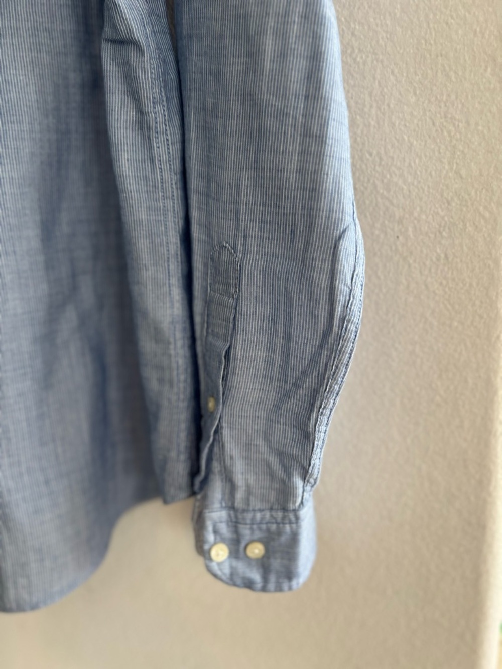 Banana Republic Men's Chambray Button-Down Shirt in Light Blue - Picture 4 of 8